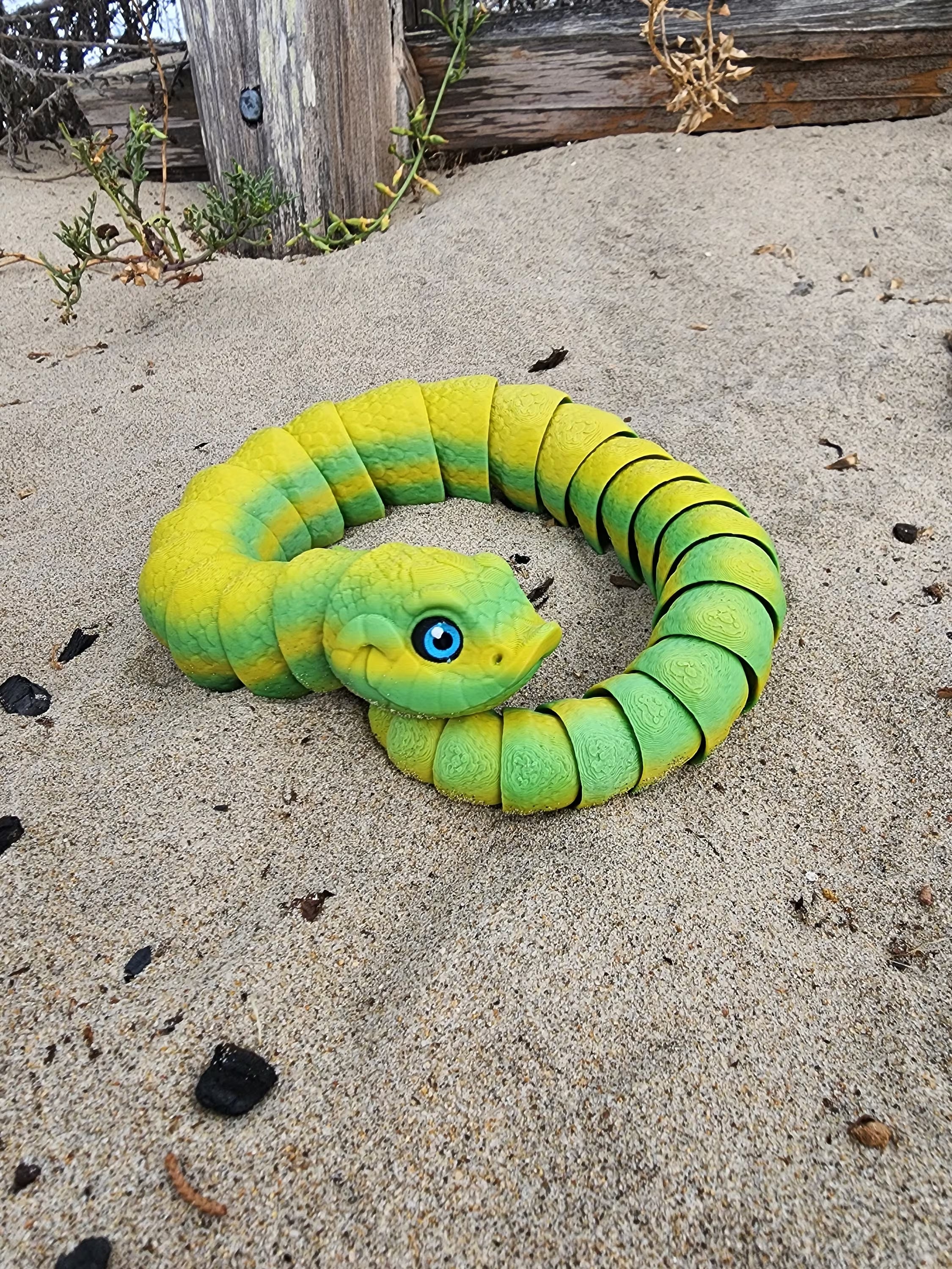 Articulated clearance snake toy