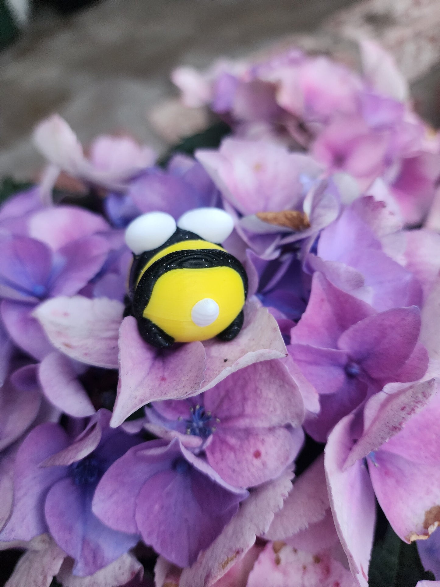 Bee Keychain - Cute! 3D Printed, Full Color - Fun Gift - Key Buddies - Unique Item - Articulated - Fidget Toy, Handmade