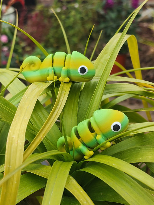 Baby Chameleon Keychain  - 3D Printed, Full Color - Fun Gift - Key Buddies - Unique Item - Articulated - Fidget Toy, Handmade