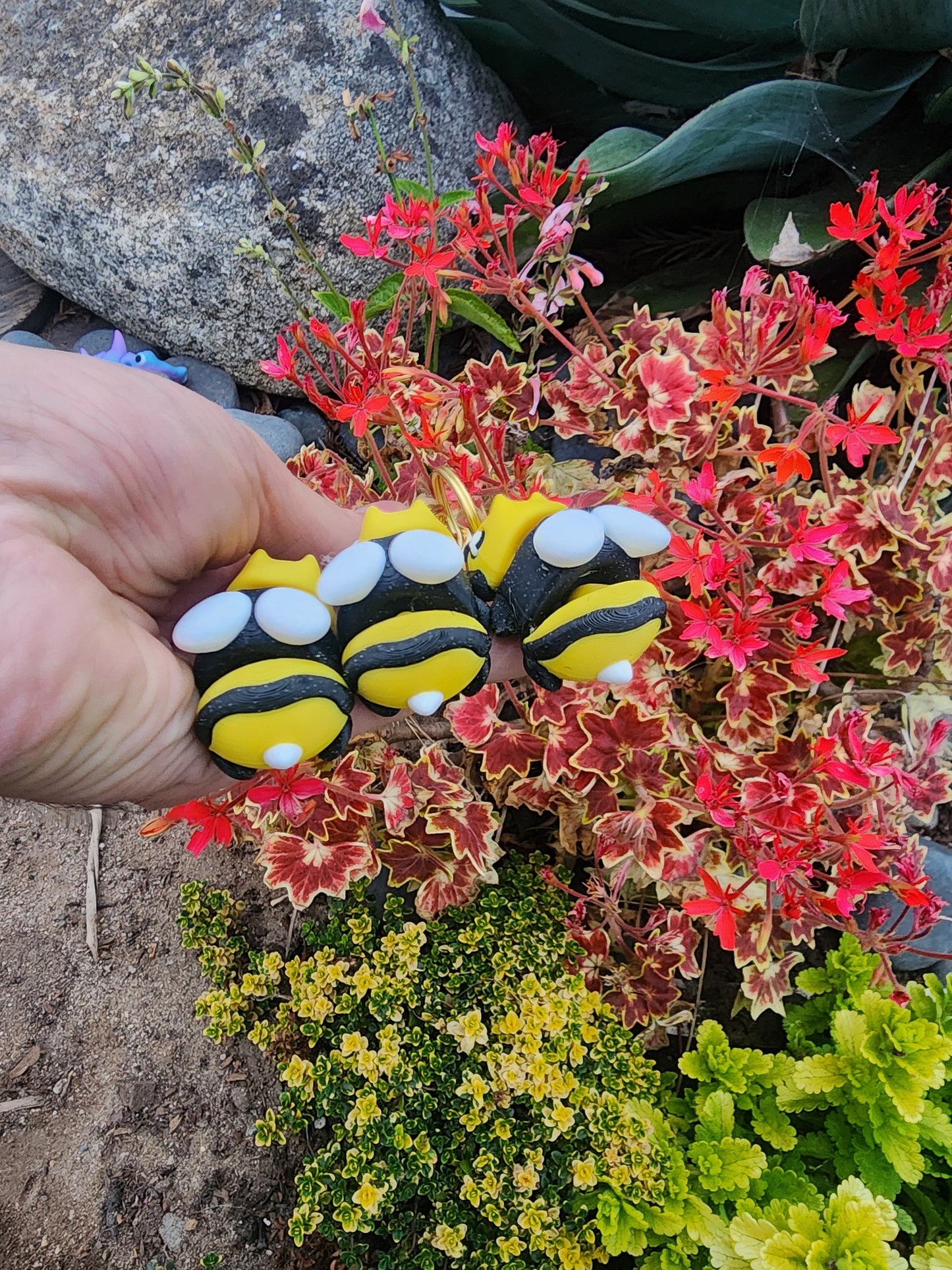 Bee Keychain - Cute! 3D Printed, Full Color - Fun Gift - Key Buddies - Unique Item - Articulated - Fidget Toy, Handmade