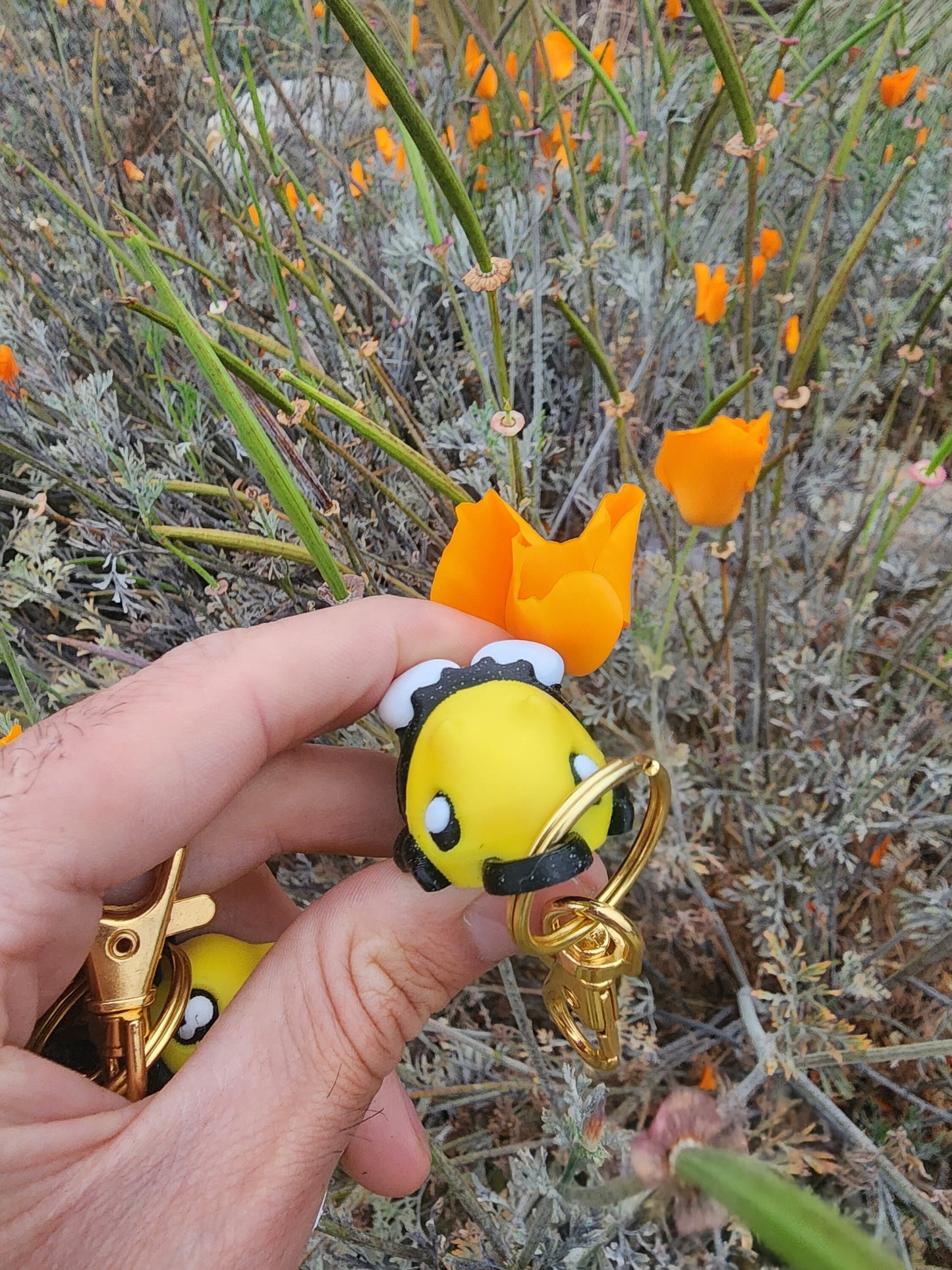 Bee Keychain - Cute! 3D Printed, Full Color - Fun Gift - Key Buddies - Unique Item - Articulated - Fidget Toy, Handmade